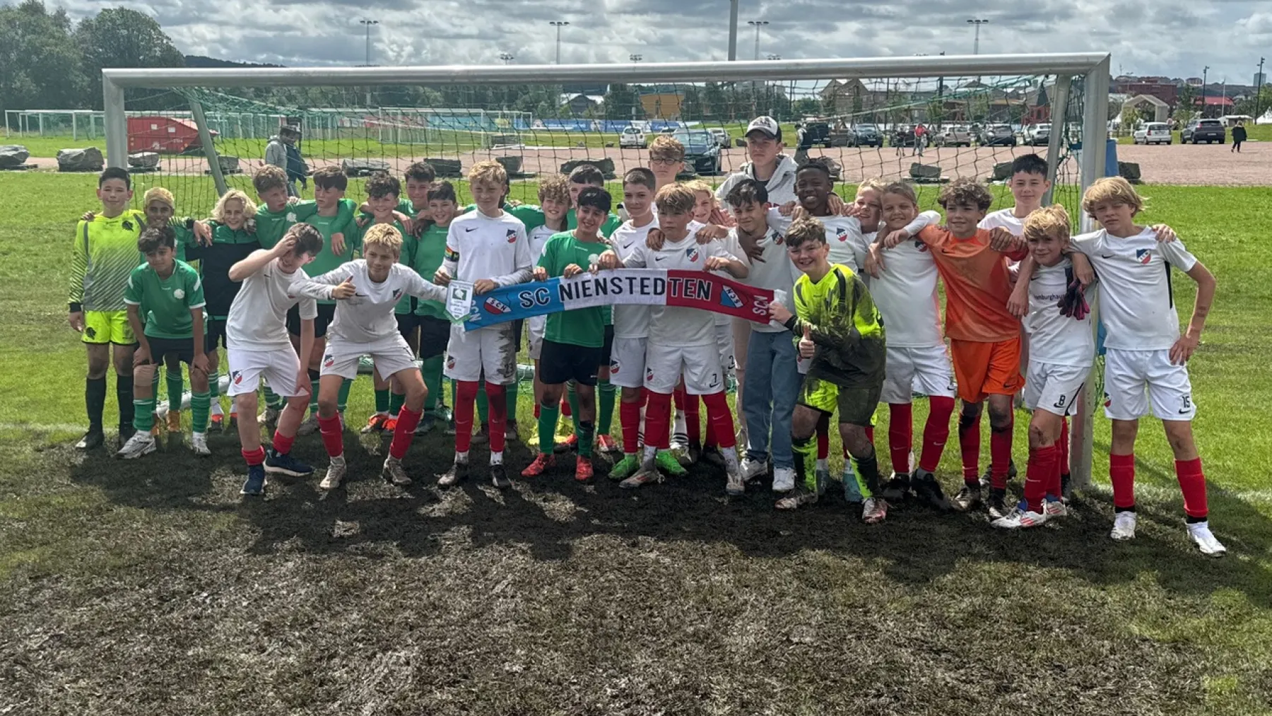 Mannschaftsfoto der 1. C-Jugend beim Gothia Cup 2024